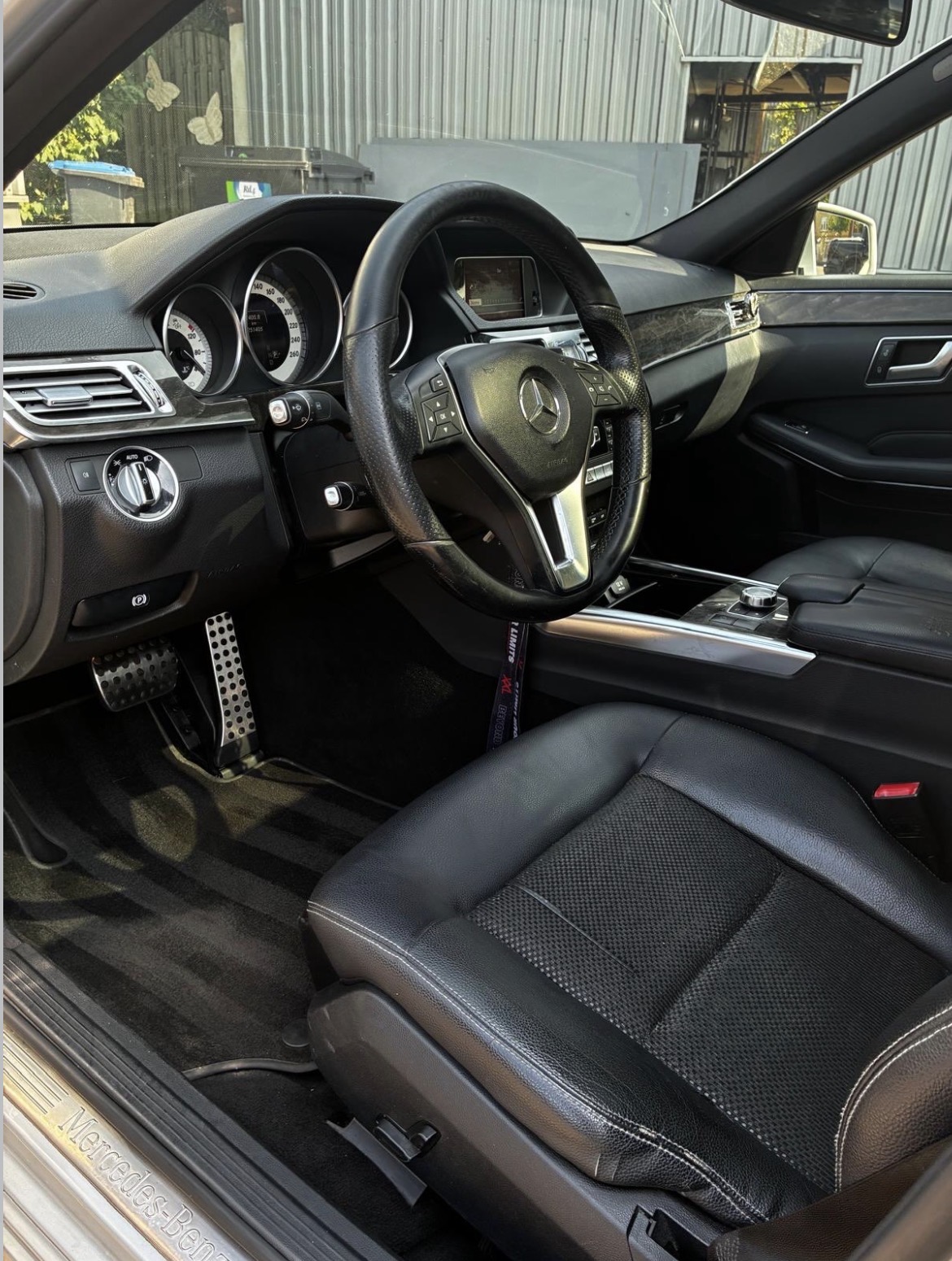 Mercedes E-Klasse — interieur — Na de detailing