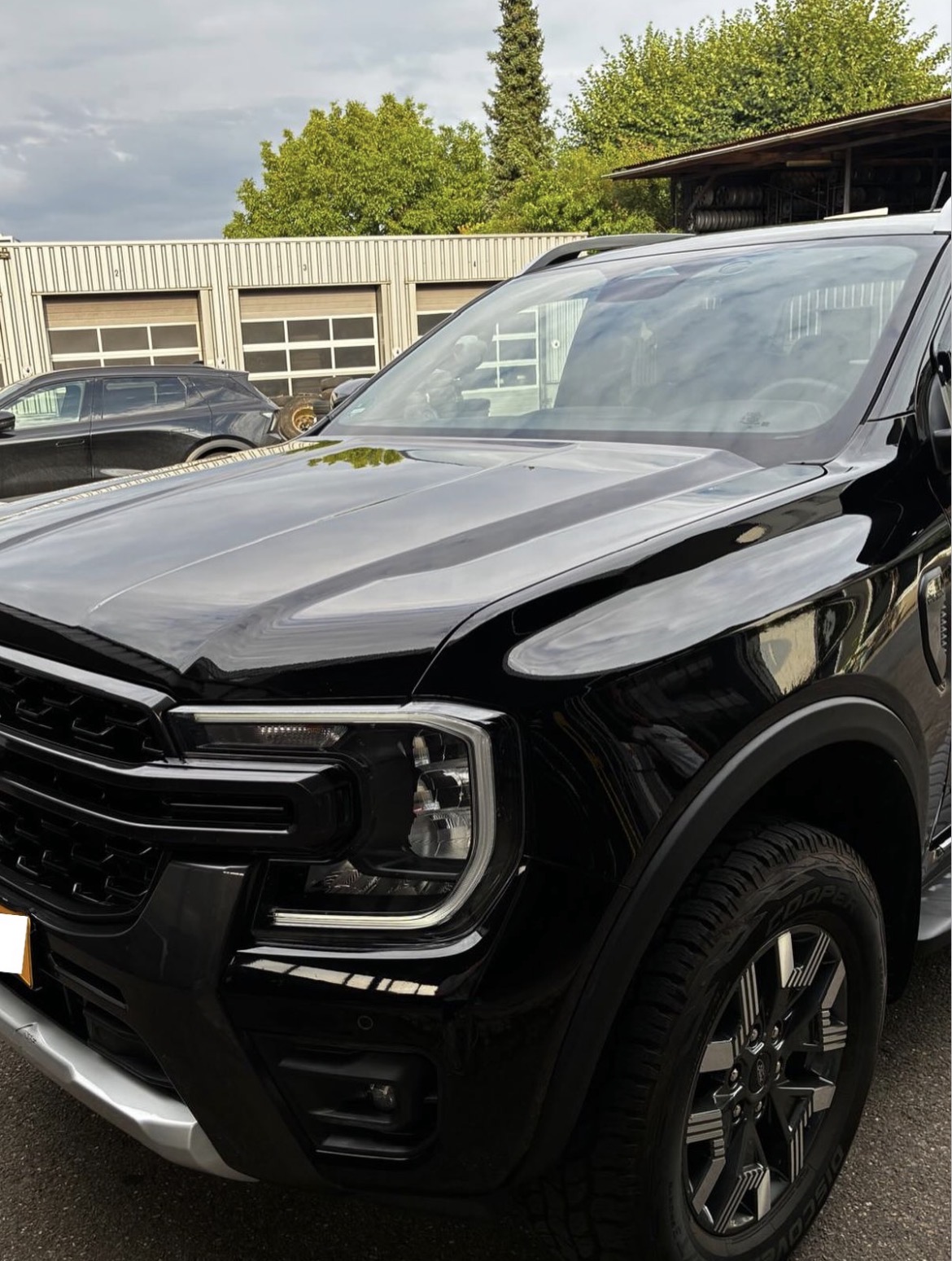 Ford Ranger Wildtrak — motorkap — Na de detailing
